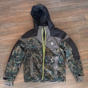 SPYDER CLUTCH DOWN JACKET BOYS' 
Snowboarding  size 16 (teens)
Like new.